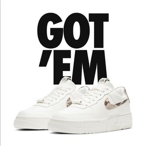 Nike Air Force 1 Pixel in Sail Snake